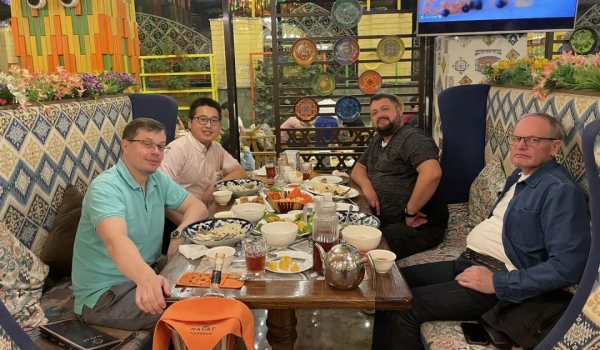 Tangan ing tangan kanggo masa depan sing luwih apik, QGM banget mbantu konstruksi infrastruktur Rusia