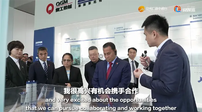 Ayo kerja bareng kanggo mbangun infrastruktur! Wakil Presiden Micronesia ngunjungi mesin QGM