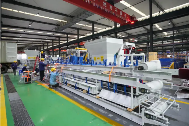 Musim semi minangka wektu sing cocog kanggo kerja keras lan kemajuan. Quangong Machinery Co., Ltd. sibuk ngirim barang ing luar negeri.