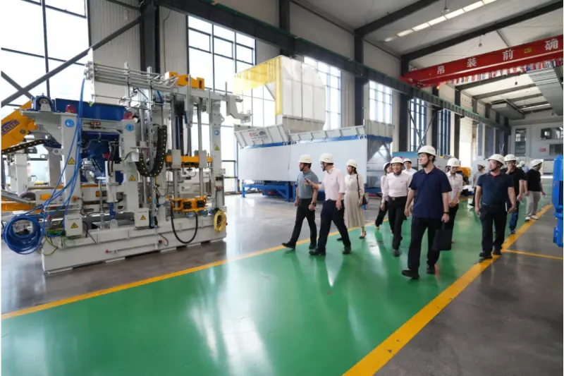 Pejabat saka Departemen Industri lan Teknologi Informasi Provinsi Fujian Ngunjungi Quangong Machinery Co., Ltd. kanggo Inspeksi lan Pandhuan