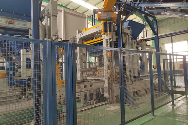 Zenith1500-2 Concrete Block Machine Project sijine menyang operasi, Mbantu Mali Municipal Construction